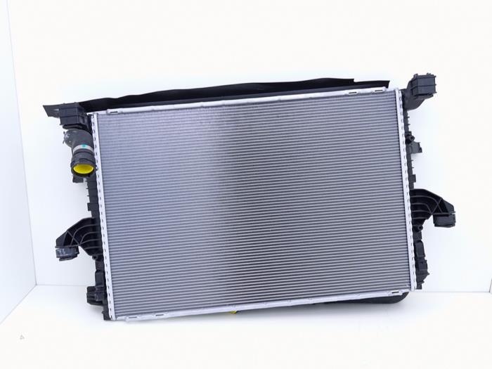 Used Radiator Volkswagen Transporter T6 2.0 TDI Price € 235,95 Inclusive VAT offered by Automaterialen Ronald Morien B.V.