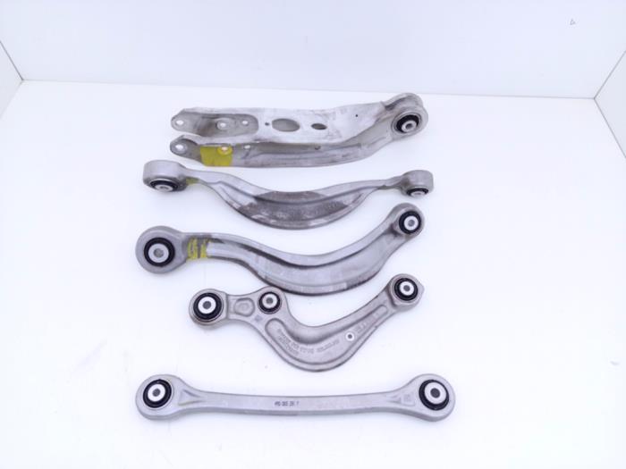 Gebrauchte Querlenker Set Audi RS 6 Avant (C8) 4.0 V8 TFSI Mild Hybrid 32V Preis € 145,00 Margenregelung angeboten von Automaterialen Ronald Morien B.V.