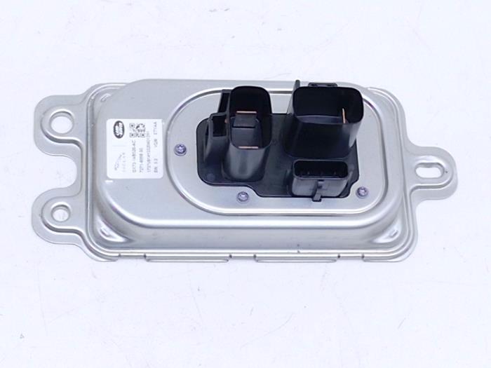 Używane Moduł sterujący akumulatora Landrover Range Rover Velar (LY) 3.0 D300 AWD Cena € 39,00 Procedura marży oferowane przez Automaterialen Ronald Morien B.V.