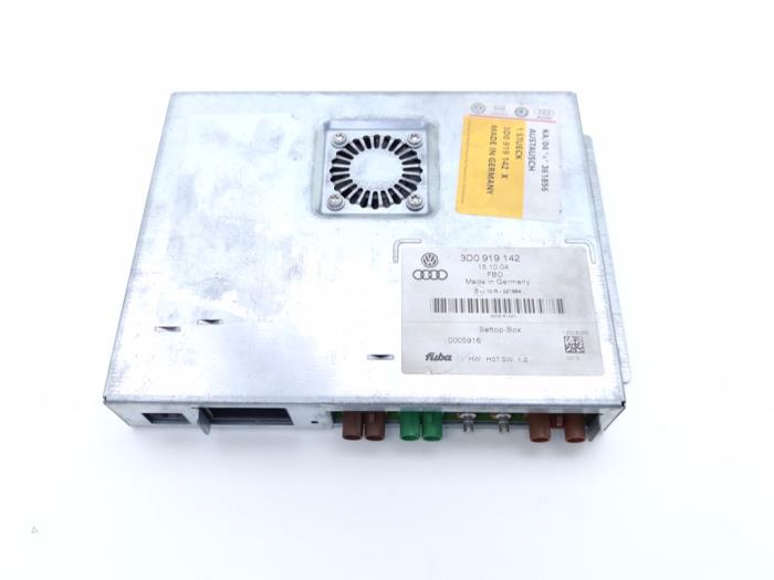 Gebrauchte Fernsehempfänger Volkswagen Phaeton (3D) 5.0 V10 TDI 4Motion Preis € 149,00 Margenregelung angeboten von Automaterialen Ronald Morien B.V.