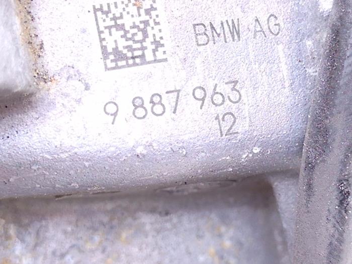 Pompe à eau d'un BMW 8 serie Gran Coupe (G16) 840d xDrive 24V 2023