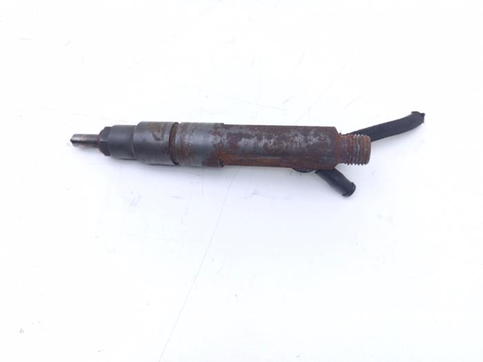 Usagé Injecteurs Volkswagen LT I 2.4 TD 40-55 Prix € 49,00 Règlement à la marge proposé par Automaterialen Ronald Morien B.V.