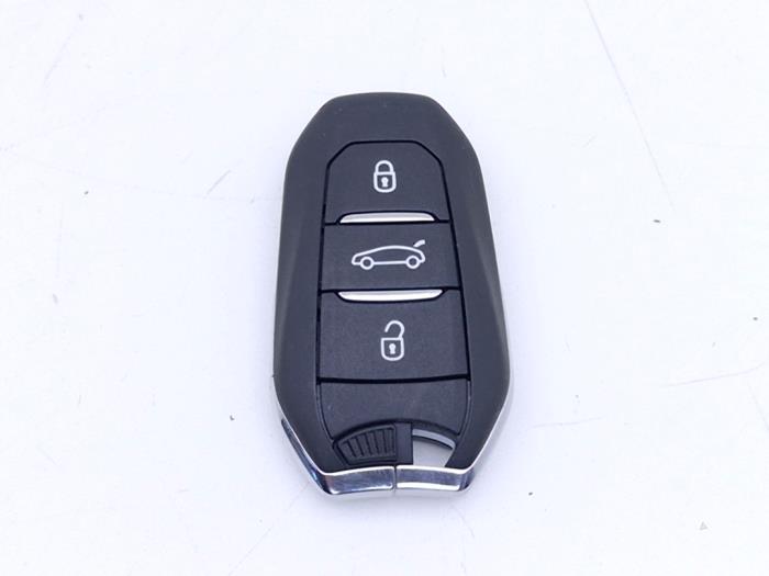 Używane Klucz Opel Astra L Sports Tourer (F4/FC/FN/FR) 1.6 Plug-in Hybrid Turbo 16V Cena € 75,00 Z VAT oferowane przez Automaterialen Ronald Morien B.V.