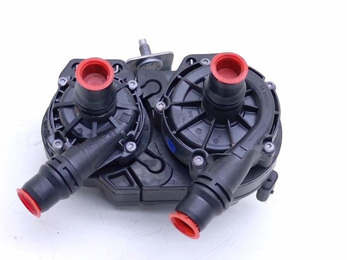 Begagnade Extra vattenpump Opel Astra L Sports Tourer (F4/FC/FN/FR) 1.6 Plug-in Hybrid Turbo 16V Pris € 175,00 Inklusive moms erbjuds av Automaterialen Ronald Morien B.V.