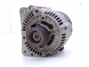 Dynamo van een Volkswagen Golf III (1H1) 2.9 VR6 Syncro 1994
