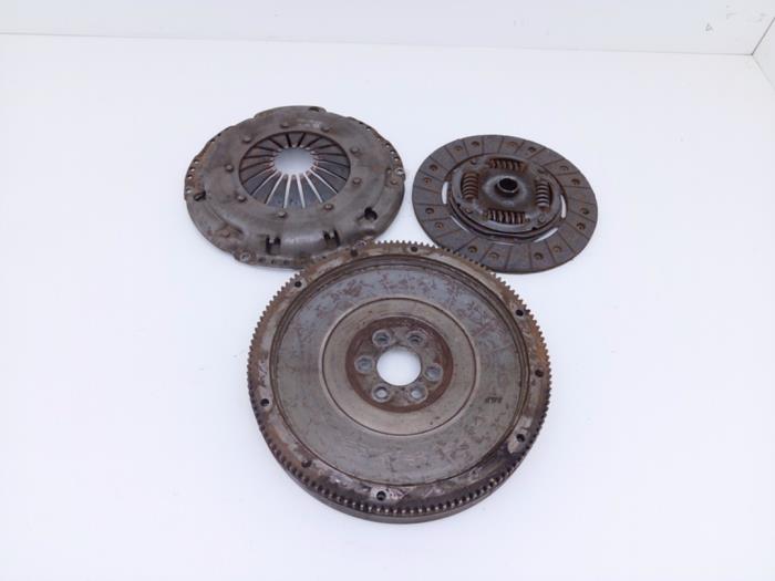 Used Clutch kit (complete) Volkswagen Corrado 1.8 16V Price € 95,00 Margin scheme offered by Automaterialen Ronald Morien B.V.