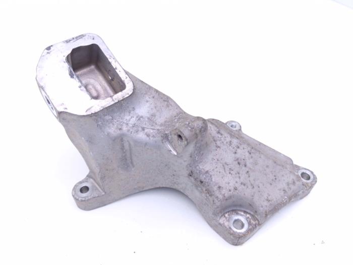Used Engine mount Mercedes C-Klasse AMG (W205) C-63 S,Edition 1 AMG 4.0 V8 Biturbo Price € 65,00 Margin scheme offered by Automaterialen Ronald Morien B.V.