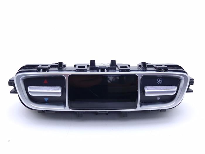 Usagé Commande chauffage Mercedes G (463) 4.0 G 63 V8 32V 4x4² Prix € 114,95 Prix TTC proposé par Automaterialen Ronald Morien B.V.