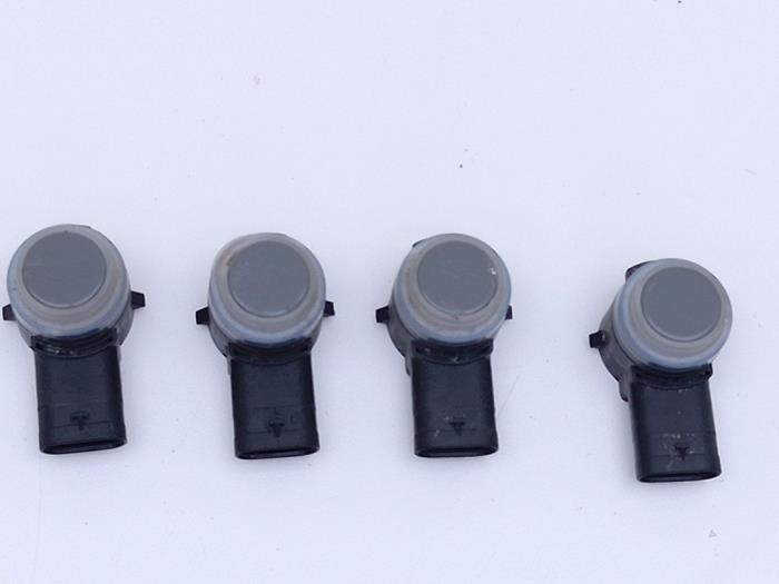 Gebrauchte PDC Sensor Set Mercedes G (463) 4.0 G 63 V8 32V 4x4² Preis € 54,45 Mit Mehrwertsteuer angeboten von Automaterialen Ronald Morien B.V.