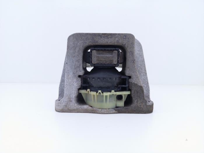 Usagé Support moteur Ford Transit 2.0 TDCi 16V Eco Blue 130 Prix € 35,01 Prix TTC proposé par Automaterialen Ronald Morien B.V.