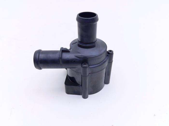 Begagnade Extra vattenpump Audi A6 Avant (C9) 2.0 16V TFSI 150 kW Pris € 124,99 Inklusive moms erbjuds av Automaterialen Ronald Morien B.V.