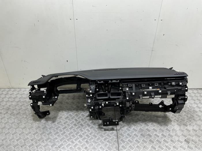 Używane Panel Jeep Compass II (MP) 1.3 T4 130 16V Cena € 995,00 Procedura marży oferowane przez Automaterialen Ronald Morien B.V.