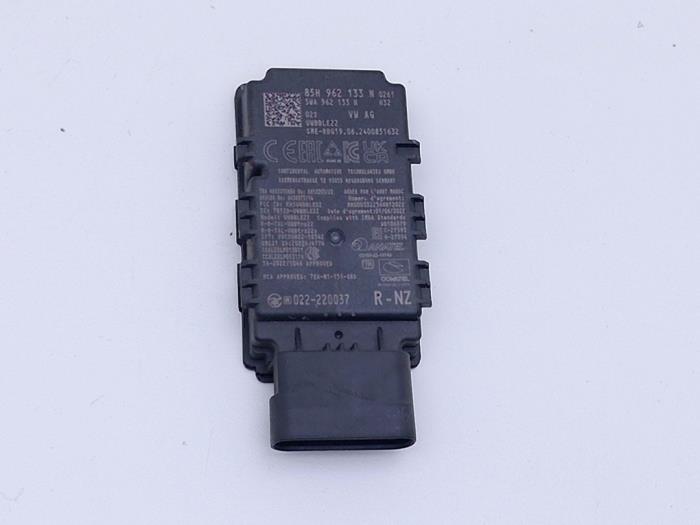 Używane Keyless Entry-Antena Audi Q6 e-tron (GFB) Performance 100 kWh Cena € 45,00 Z VAT oferowane przez Automaterialen Ronald Morien B.V.