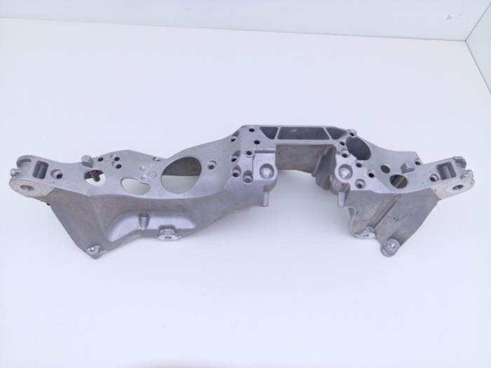 Usagé Support moteur Audi Q6 e-tron (GFB) Performance 100 kWh Prix € 195,00 Prix TTC proposé par Automaterialen Ronald Morien B.V.