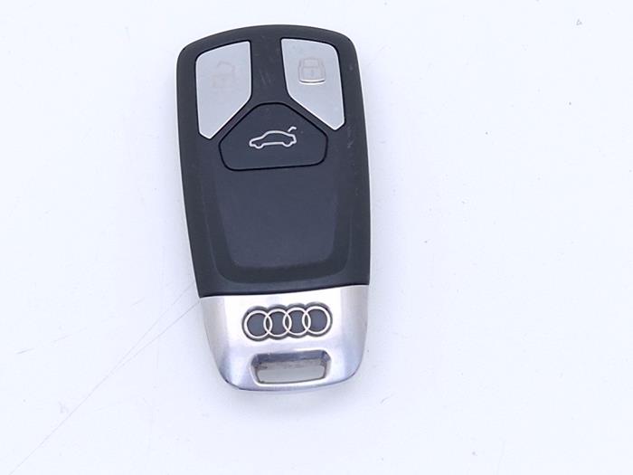 Używane Klucz Audi RS 5 (F53/F5P) 2.9 V6 TFSI 24V Cena € 95,00 Z VAT oferowane przez Automaterialen Ronald Morien B.V.