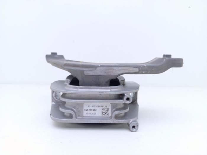 Usagé Support moteur Cupra Formentor 1.5 e-Hybrid 16V Prix € 59,29 Prix TTC proposé par Automaterialen Ronald Morien B.V.