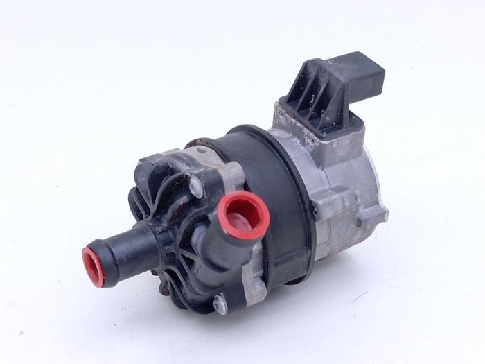 Begagnade Extra vattenpump Audi Q7 (4MB/4MG) 3.0 V6 24V 55 TFSI e Pris € 295,00 Inklusive moms erbjuds av Automaterialen Ronald Morien B.V.