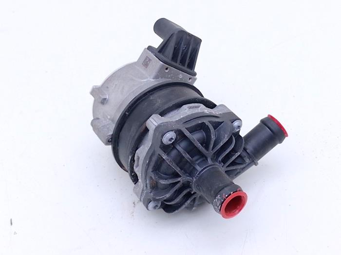 Begagnade Extra vattenpump Audi Q7 (4MB/4MG) 3.0 V6 24V 55 TFSI e Pris € 295,00 Inklusive moms erbjuds av Automaterialen Ronald Morien B.V.