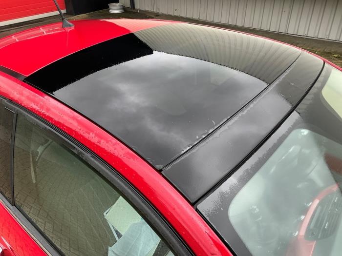Używane Dach panoramiczny Fiat 500 (312) 0.9 TwinAir 85 Cena € 750,00 Procedura marży oferowane przez Automaterialen Ronald Morien B.V.