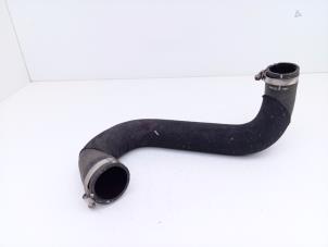 Intercooler Schlauch van een Audi A4 Allroad Quattro (B9) 2.0 45 TFSI 16V 2024