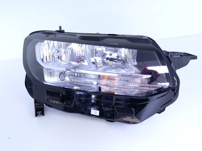 Używane Reflektor prawy Citroen Berlingo 1.5 BlueHDi 130 Cena € 395,00 Z VAT oferowane przez Automaterialen Ronald Morien B.V.