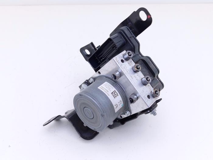 Używane Pompa ABS Peugeot 308 (F3/FB/FH/FM/FP) 1.2 12V PureTech 130 Cena € 301,29 Z VAT oferowane przez Automaterialen Ronald Morien B.V.