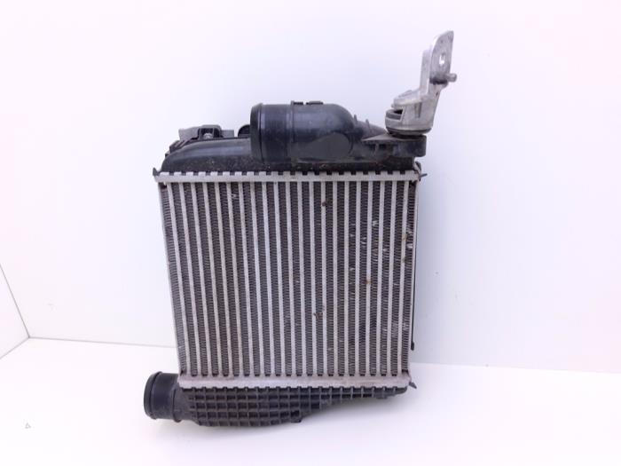 Usados Intercooler Peugeot 408 1.2 12V Hybrid 136 Precio € 45,00 IVA incluido ofrecido por Automaterialen Ronald Morien B.V.