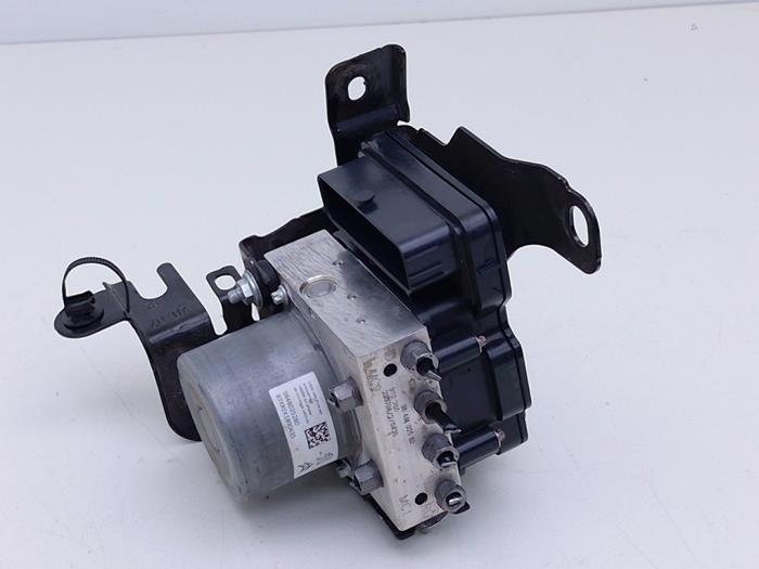 Usagé Bloc ABS Peugeot 408 1.2 12V Hybrid 136 Prix € 225,00 Prix TTC proposé par Automaterialen Ronald Morien B.V.