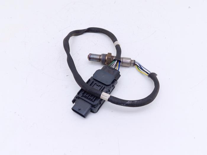 Lambda probe from a Audi Q3 (F3B) 2.0 35 TDI 16V Quattro 2019