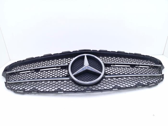 Używane Grill Mercedes C Estate (S205) C-200d 2.2 16V Cena € 95,00 Z VAT oferowane przez Automaterialen Ronald Morien B.V.