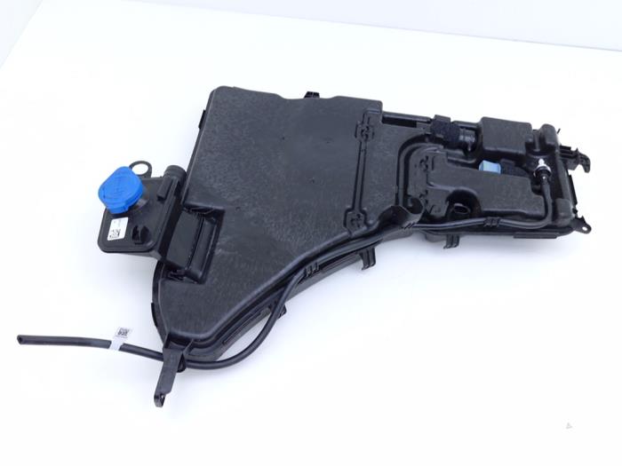 Begagnade Spolartank, vindruta BMW M5 Touring (G91) 4.4 xDrive Plug-in Hybrid Pris € 114,95 Inklusive moms erbjuds av Automaterialen Ronald Morien B.V.