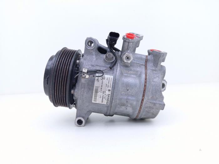 Usagé Compresseur de clim Mercedes C Estate (S205) C-200d 2.2 16V Prix € 65,00 Prix TTC proposé par Automaterialen Ronald Morien B.V.
