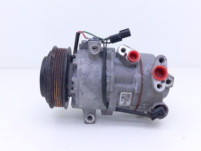 Usagé Pompe clim Kia Rio IV (YB) 1.0i T-GDi 100 12V Prix € 125,00 Règlement à la marge proposé par Automaterialen Ronald Morien B.V.