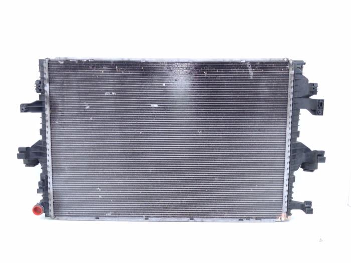 Used Radiator Volkswagen Transporter T6 2.0 TDI 150 Price € 189,00 Inclusive VAT offered by Automaterialen Ronald Morien B.V.