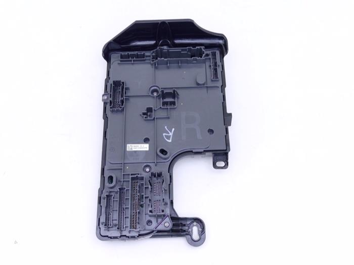Używane Sterownik Body Control Tesla Model 3 Performance AWD 78 kWh Cena € 175,00 Z VAT oferowane przez Automaterialen Ronald Morien B.V.