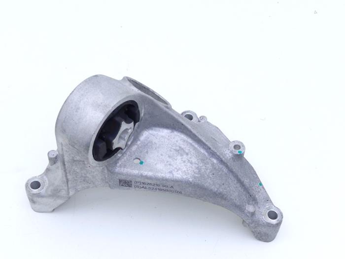 Usagé Support moteur Tesla Model 3 Performance AWD 78 kWh Prix € 45,00 Prix TTC proposé par Automaterialen Ronald Morien B.V.