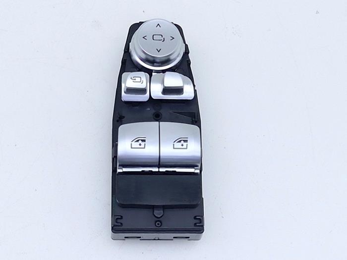 Usados Interruptor combinado de ventanillas BMW M4 (G82) 3.0 TwinPower Turbo 24V Precio € 85,00 Norma de margen ofrecido por Automaterialen Ronald Morien B.V.