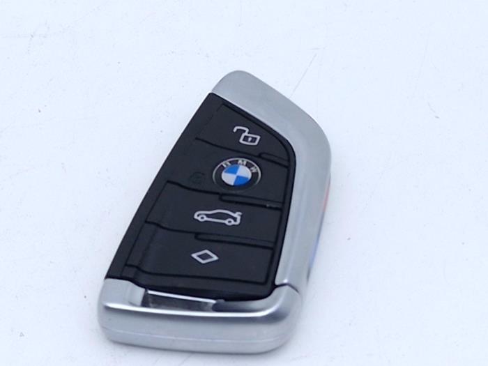 Używane Klucz BMW M4 (G82) 3.0 TwinPower Turbo 24V Cena € 89,00 Procedura marży oferowane przez Automaterialen Ronald Morien B.V.