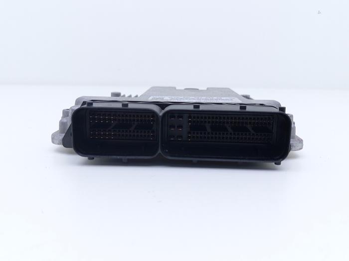 Engine management computer from a Volkswagen Caddy Combi IV 2.0 TDI 102 2020