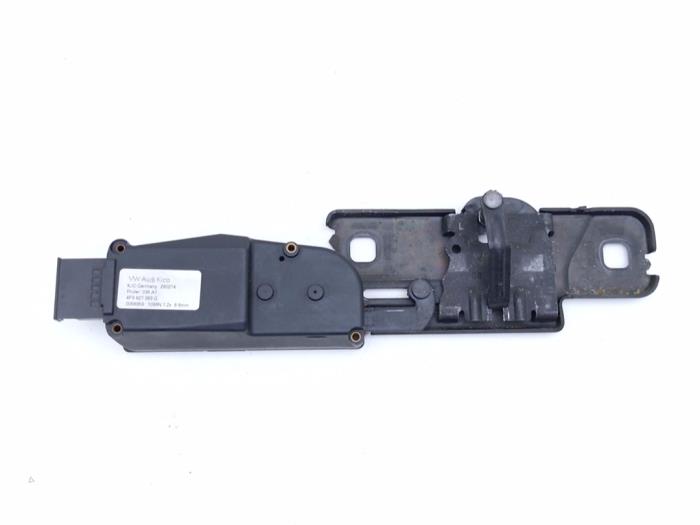Tailgate lift motor