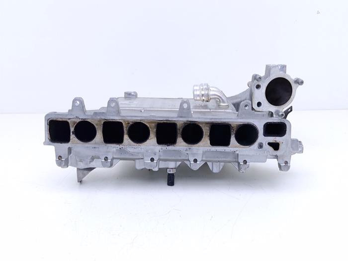 Używane Kolektor dolotowy Audi A4 Avant (B9) 2.0 40 TDI Mild Hybrid 16V Cena € 125,00 Procedura marży oferowane przez Automaterialen Ronald Morien B.V.