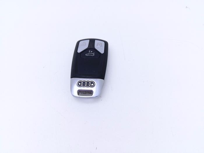 Używane Klucz Audi A4 Avant (B9) 2.0 40 TDI Mild Hybrid 16V Cena € 99,00 Procedura marży oferowane przez Automaterialen Ronald Morien B.V.