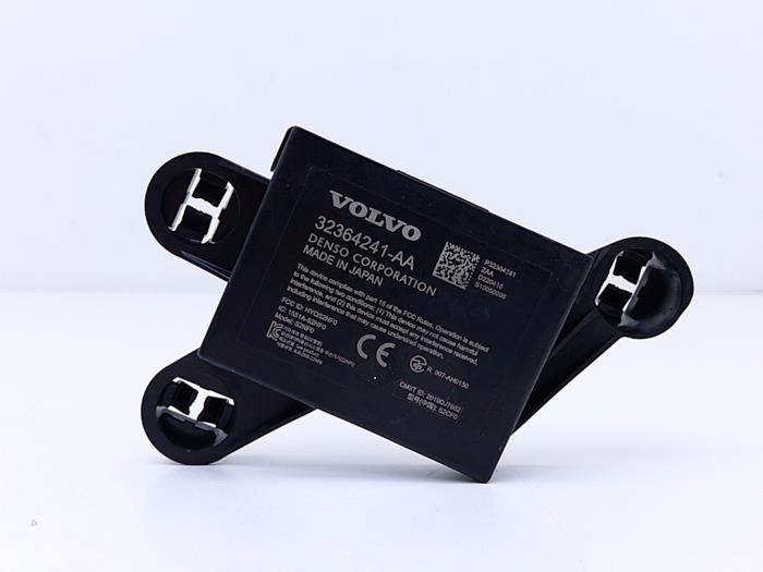 Używane Modul keyless vehicle Polestar Polestar 2 78kWh Long Range Single Motor Cena € 114,95 Z VAT oferowane przez Automaterialen Ronald Morien B.V.