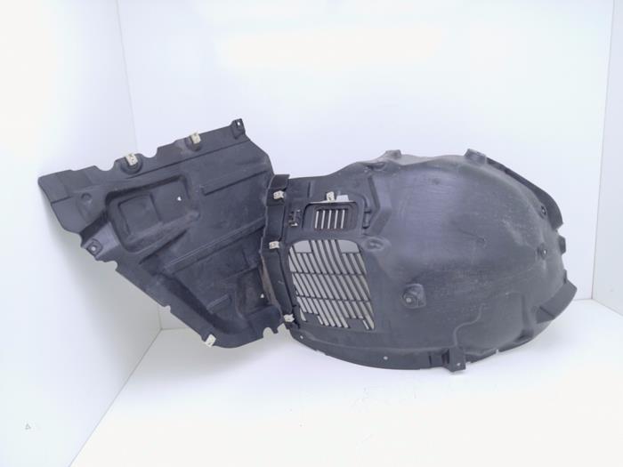 Używane Nadkole BMW M8 (F91) 4.4 V8 32V Twin Turbo Cena € 55,00 Procedura marży oferowane przez Automaterialen Ronald Morien B.V.