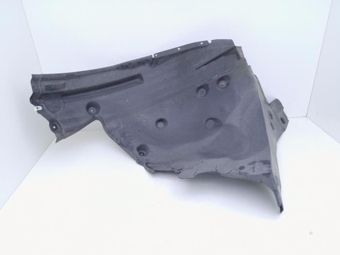 Używane Nadkole BMW M8 (F91) 4.4 V8 32V Twin Turbo Cena € 49,00 Procedura marży oferowane przez Automaterialen Ronald Morien B.V.