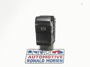 Gebrauchte Handbremse Schalter Audi A4 (B8) 1.8 TFSI 16V Preis € 19,00 Margenregelung angeboten von Automaterialen Ronald Morien B.V.