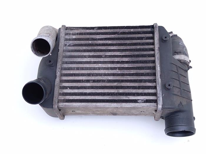Usagé Intercooler Audi A6 Quattro (C6) 3.0 TDI V6 24V Prix € 35,00 Règlement à la marge proposé par Automaterialen Ronald Morien B.V.