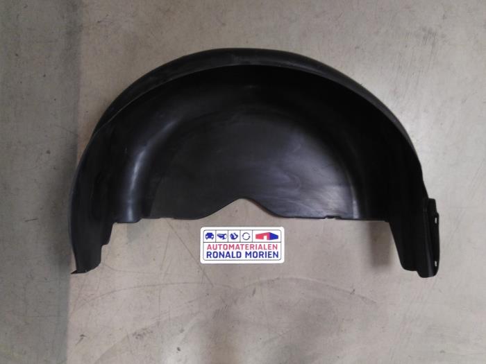 Wheel arch liner from a Volkswagen Transporter 2009