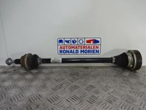 Usagé Arbre de transmission arrière droit Volkswagen Golf Prix € 48,99 Prix TTC proposé par Automaterialen Ronald Morien B.V.
