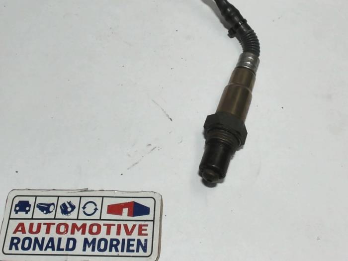 Lambda probe from a Volkswagen Touran (1T3) 2.0 TDI 16V 140 2012